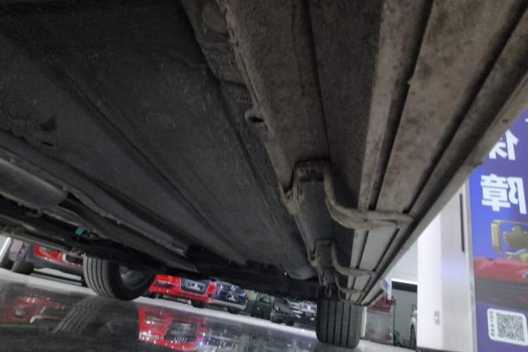 Used Geely Auto Monjaro L 2024 2.0TD DCT EVO Two-Wheel Drive Long-Range Version Right Side Sill