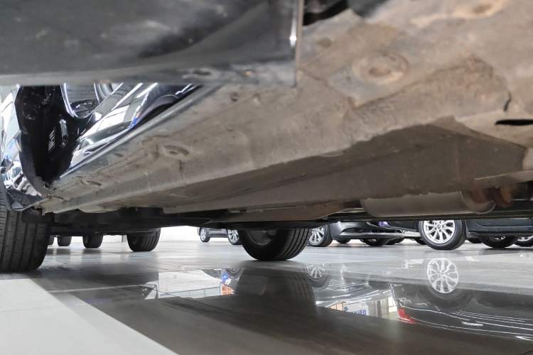Used Geely Auto Monjaro L 2024 2.0TD DCT EVO Two-Wheel Drive Long-Range Version Right Side Sill