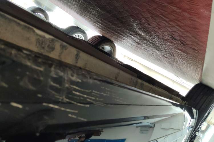 Used Geely Auto Monjaro L 2024 2.0TD DCT EVO Two-Wheel Drive Long-Range Version Right Side Sill