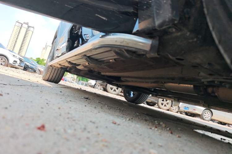 Used Geely Auto Monjaro L 2024 2.0TD DCT EVO Two-Wheel Drive Long-Range Version Right Side Sill