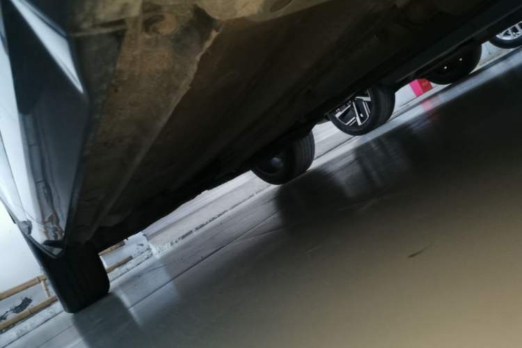 Used Geely Auto Monjaro L 2024 2.0TD High-Power Automatic Two-Wheel Drive Yunqi Version Right Side Sill