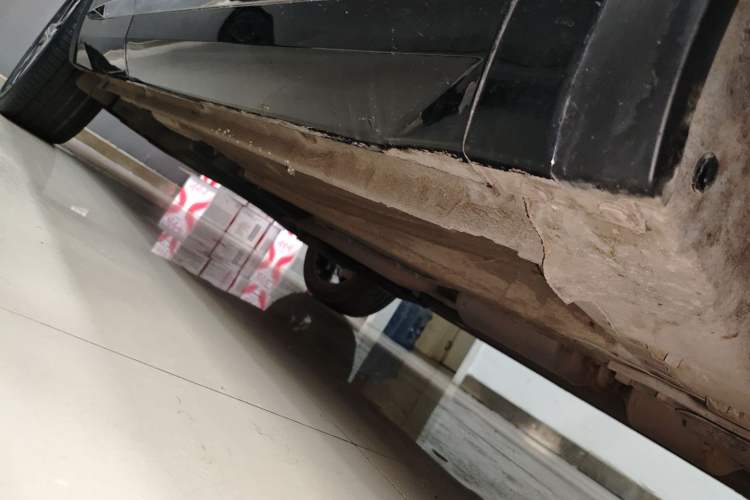 Used Geely Auto Monjaro L 2024 2.0TD DCT EVO Two-Wheel Drive Long-Range Version Right Side Sill