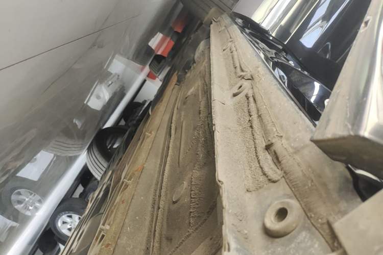 Used Geely Auto Monjaro L 2024 2.0TD High-Power Automatic Two-Wheel Drive Skyline Edition Right Side Sill