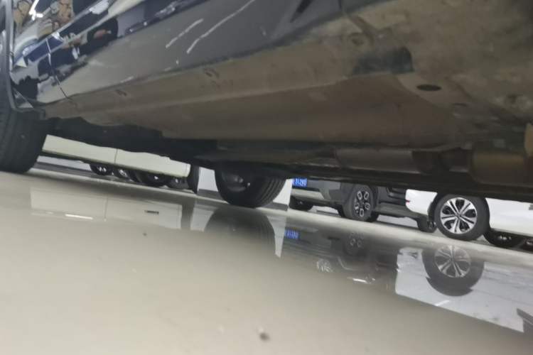 Used Geely Auto Monjaro L 2024 2.0TD High-Power Automatic Two-Wheel Drive Skyline Edition Right Side Sill