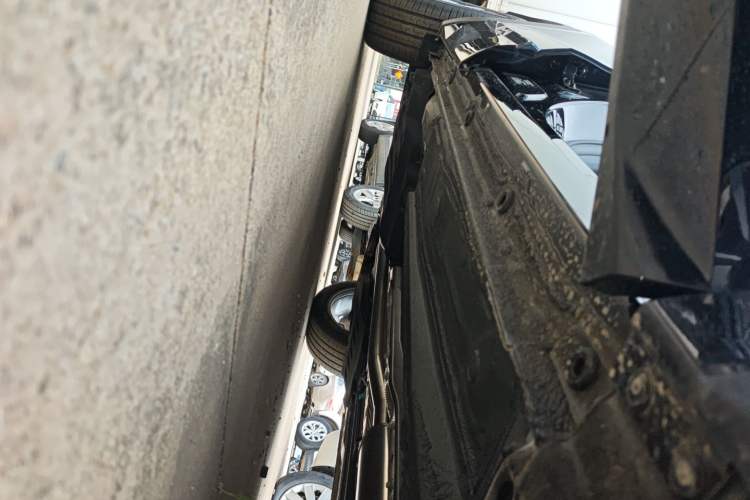 Used Geely Auto Monjaro L 2024 2.0TD DCT EVO Two-Wheel Drive Long-Range Version Right Side Sill
