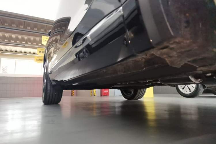 Used Geely Auto Monjaro L 2024 2.0TD DCT EVO Two-Wheel Drive Long-Range Version Right Side Sill