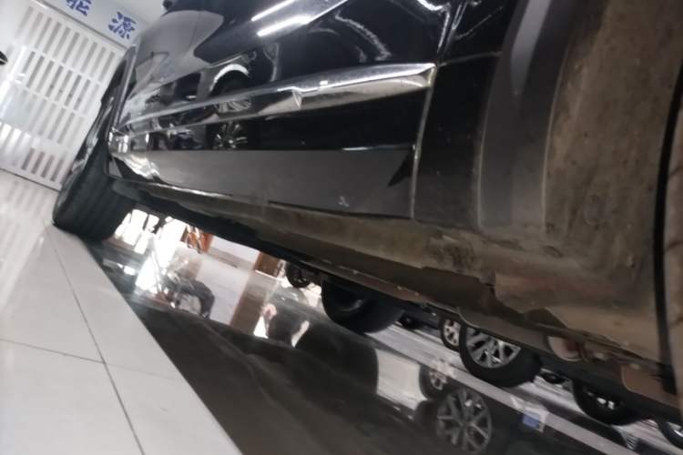 Used Geely Auto Monjaro L 2024 2.0TD High-Power Automatic Two-Wheel Drive Skyline Edition Right Side Sill