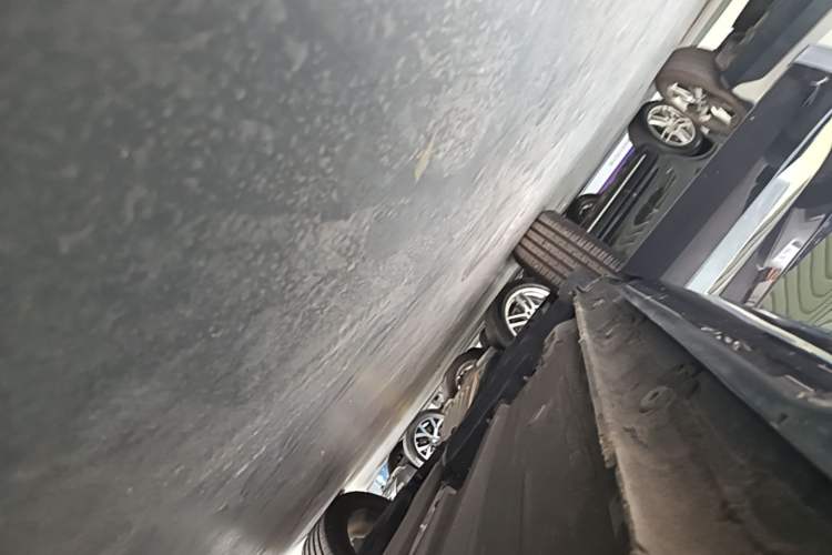 Used Geely Auto Monjaro L 2024 2.0TD DCT EVO Two-Wheel Drive Long-Range Version Right Side Sill