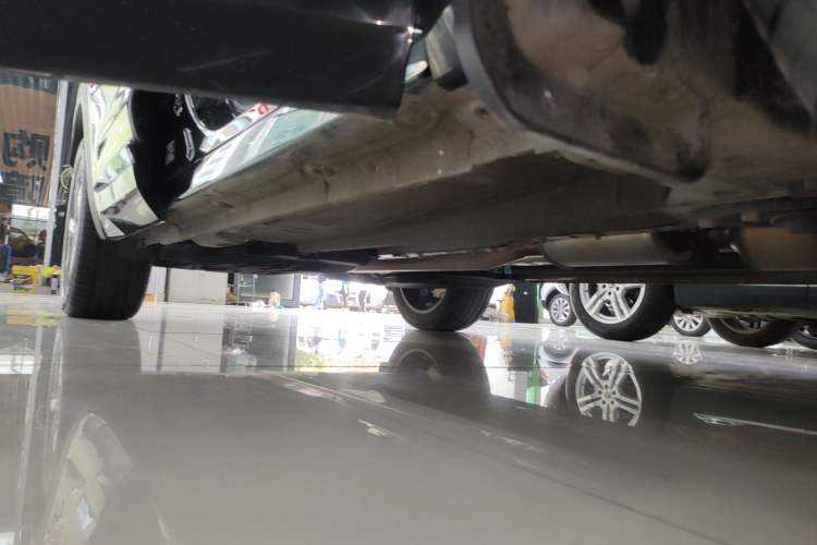 Used Geely Auto Monjaro L 2024 2.0TD DCT EVO Two-Wheel Drive Long-Range Version Right Side Sill