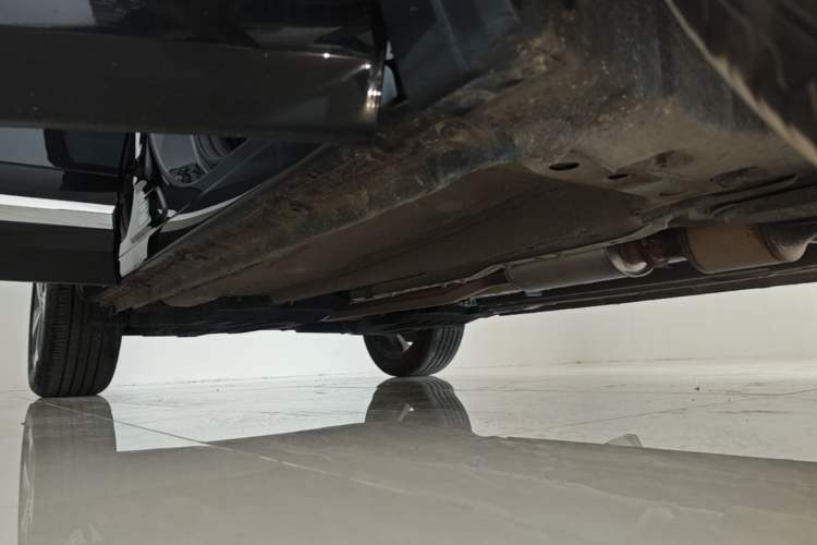 Used Geely Auto Monjaro L 2024 2.0TD High-Power Automatic Two-Wheel Drive Yunqi Version Right Side Sill