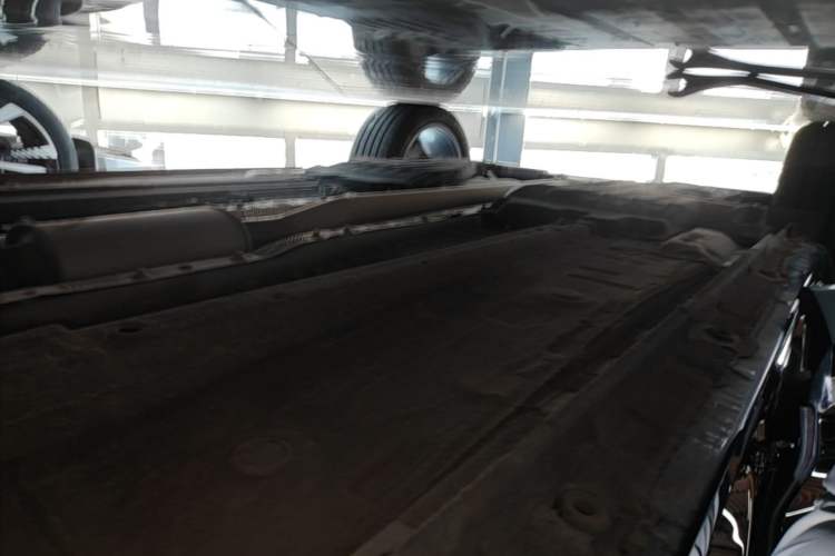 Used Geely Auto Monjaro L 2024 2.0TD DCT EVO Two-Wheel Drive Long-Range Version Right Side Sill