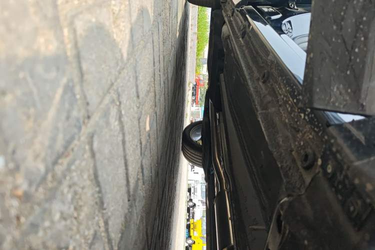 Used Geely Auto Monjaro L 2024 2.0TD DCT EVO Two-Wheel Drive Long-Range Version Right Side Sill