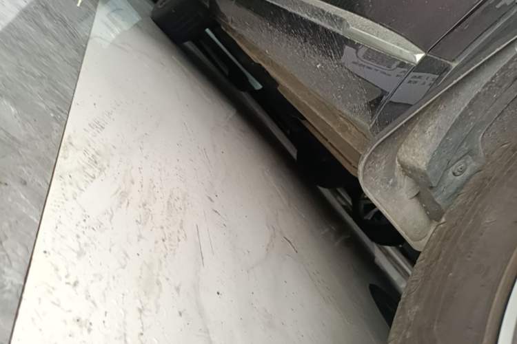 Used Geely Auto Monjaro L 2024 2.0TD High-Power Automatic Two-Wheel Drive Skyline Edition Right Side Sill