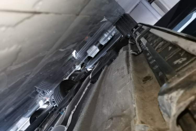 Used Geely Auto Monjaro L 2024 2.0TD DCT EVO Two-Wheel Drive Long-Range Version Right Side Sill