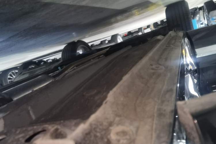 Used Geely Auto Monjaro L 2024 2.0TD DCT EVO Two-Wheel Drive Long-Range Version Right Side Sill