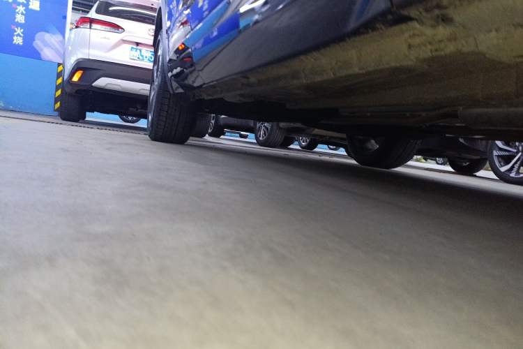 Used Geely Auto Monjaro L 2024 2.0TD High-Power Automatic Two-Wheel Drive Yunqi Version Right Side Sill