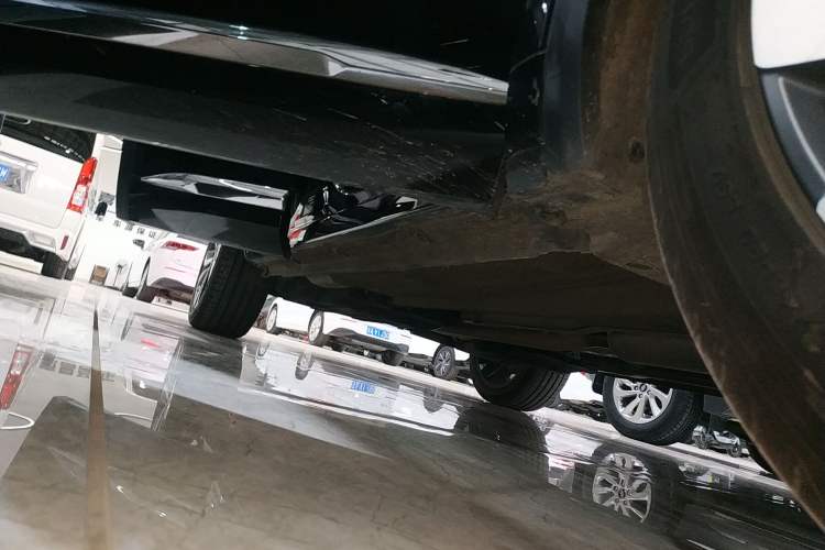 Used Geely Auto Monjaro L 2024 2.0TD High-Power Automatic Two-Wheel Drive Skyline Edition Right Side Sill
