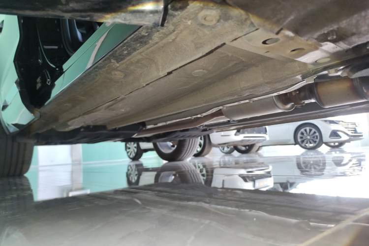 Used Geely Auto Monjaro L 2024 2.0TD High-Power Automatic Two-Wheel Drive Skyline Edition Right Side Sill