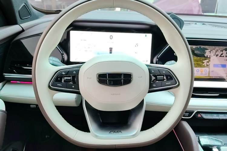 Used Geely Auto Monjaro L 2024 2.0TD High-Power Automatic Two-Wheel Drive Yunqi Version Steering Wheel