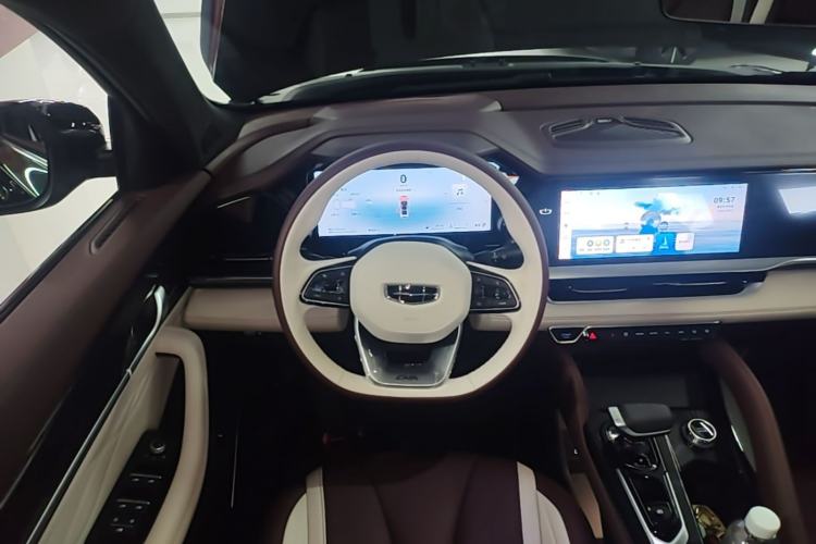 Used Geely Auto Monjaro L 2024 2.0TD High-Power Automatic Two-Wheel Drive Yunqi Version Steering Wheel