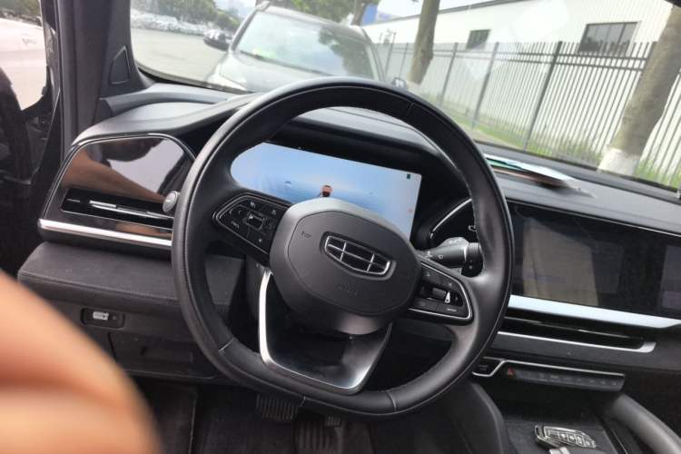 Used Geely Auto Monjaro L 2024 2.0TD High-Power Automatic Two-Wheel Drive Yunqi Version Steering Wheel