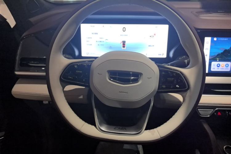 Used Geely Auto Monjaro L 2024 2.0TD High-Power Automatic Two-Wheel Drive Yunqi Version Steering Wheel