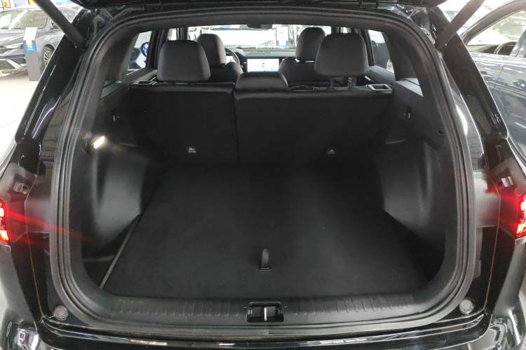 Used Geely Auto Monjaro L 2024 2.0TD DCT EVO Two-Wheel Drive Long-Range Version Trunk