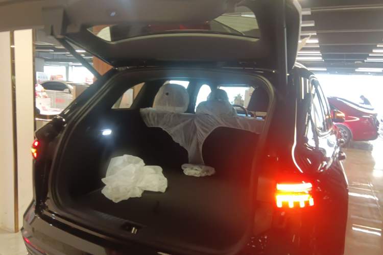 Used Geely Auto Monjaro L 2024 2.0TD DCT EVO Two-Wheel Drive Long-Range Version Trunk