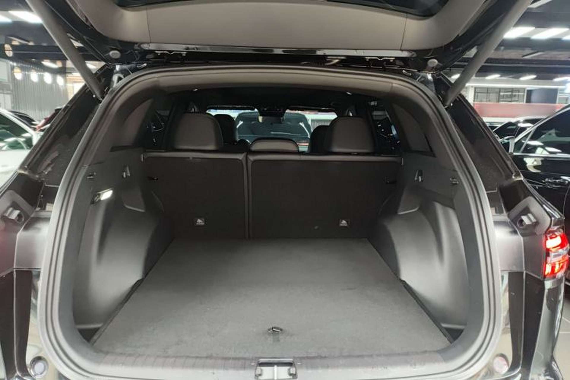 Used Geely Auto Monjaro L 2024 2.0TD DCT EVO Two-Wheel Drive Long-Range Version Trunk