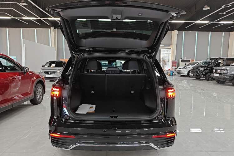 Used Geely Auto Monjaro L 2024 2.0TD DCT EVO Two-Wheel Drive Long-Range Version Trunk
