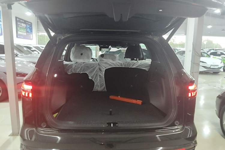 Used Geely Auto Monjaro L 2024 2.0TD DCT EVO Two-Wheel Drive Long-Range Version Trunk
