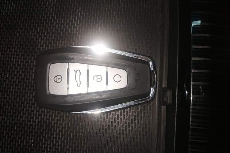 Used Geely Auto Monjaro L 2024 2.0TD DCT EVO Two-Wheel Drive Long-Range Version Vehicle Key