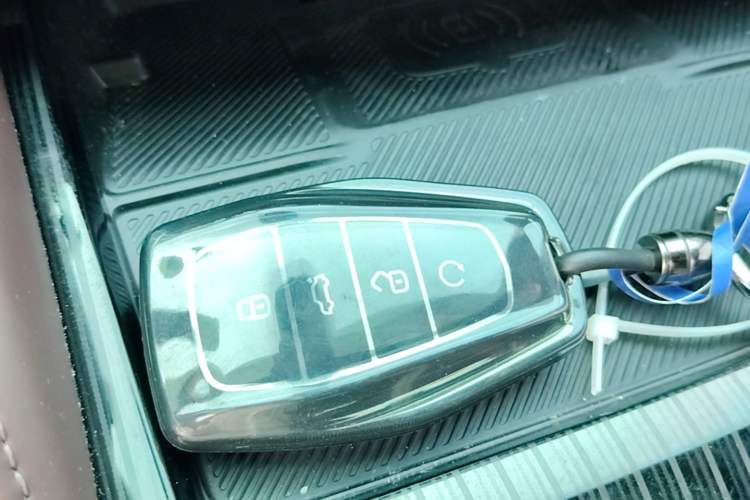 Used Geely Auto Monjaro L 2024 2.0TD High-Power Automatic Two-Wheel Drive Yunqi Version Vehicle Key