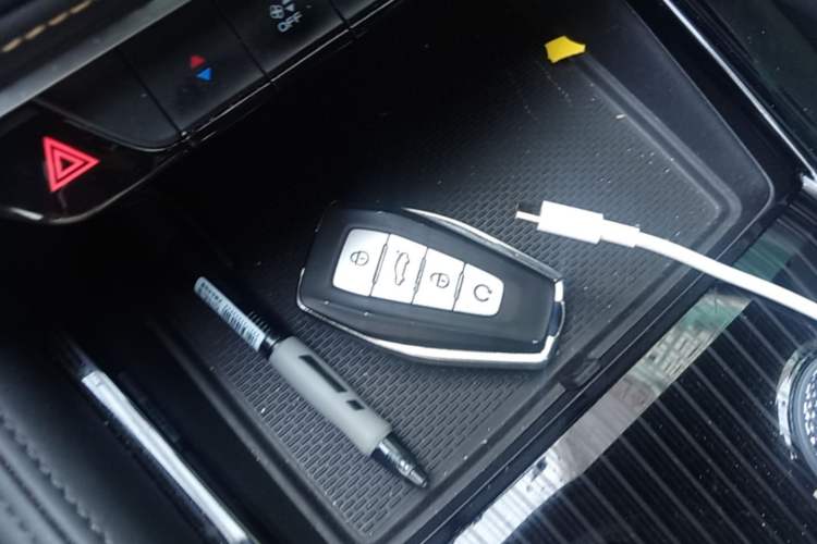 Used Geely Auto Monjaro L 2024 2.0TD DCT EVO Two-Wheel Drive Prestige Version Vehicle Key