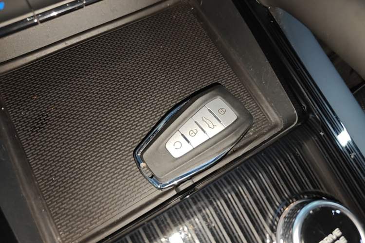 Used Geely Auto Monjaro L 2024 2.0TD DCT EVO Two-Wheel Drive Long-Range Version Vehicle Key