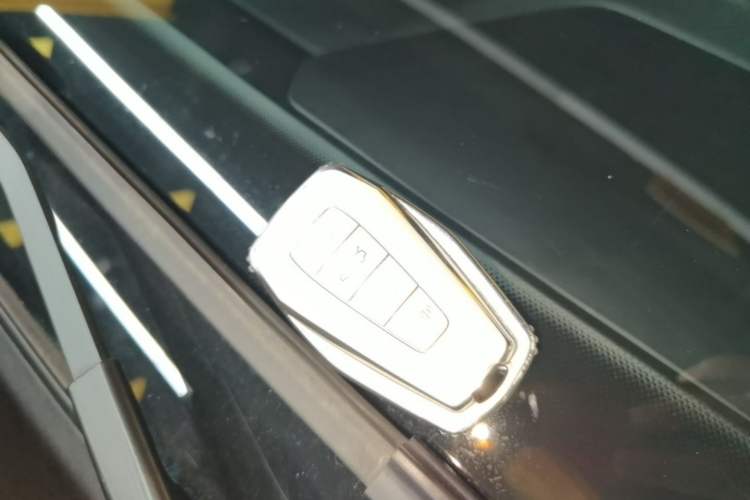 Used Geely Auto Monjaro L 2024 2.0TD DCT EVO Two-Wheel Drive Long-Range Version Vehicle Key