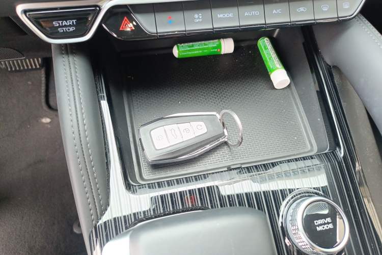 Used Geely Auto Monjaro L 2024 2.0TD DCT EVO Two-Wheel Drive Long-Range Version Vehicle Key