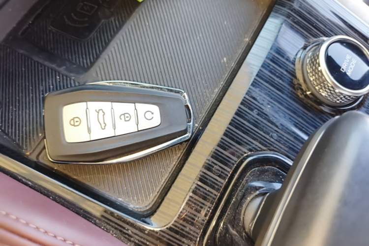 Used Geely Auto Monjaro L 2024 2.0TD High-Power Automatic Two-Wheel Drive Yunqi Version Vehicle Key