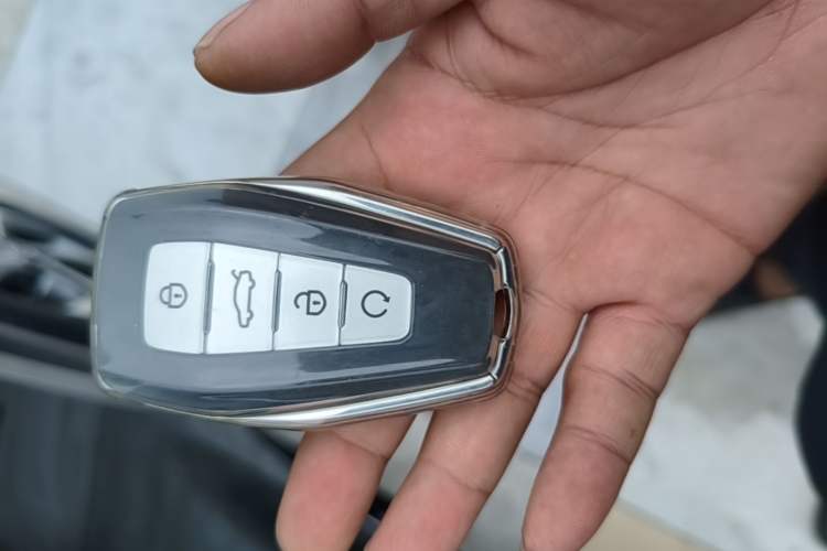 Used Geely Auto Monjaro L 2024 2.0TD High-Power Automatic Two-Wheel Drive Yunqi Version Vehicle Key