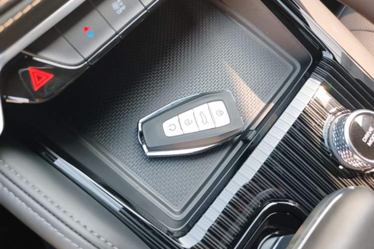 Used Geely Auto Monjaro L 2024 2.0TD DCT EVO Two-Wheel Drive Long-Range Version Vehicle Key