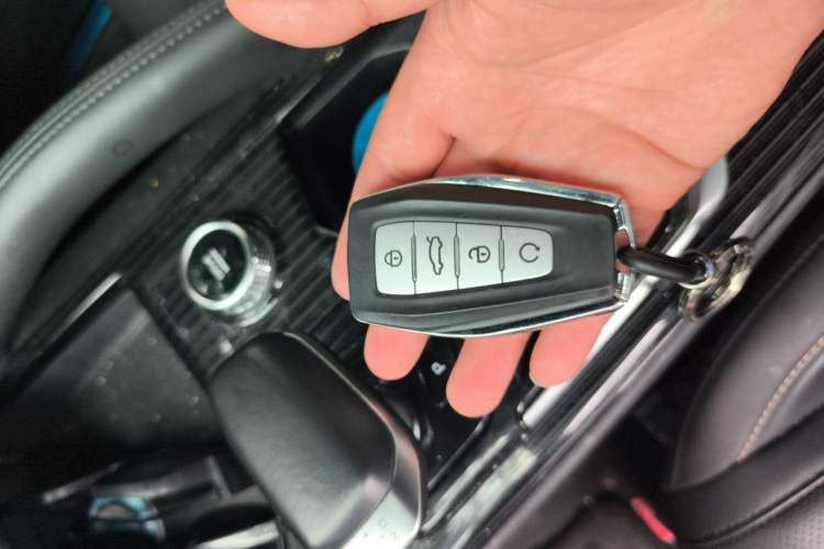 Used Geely Auto Monjaro L 2024 2.0TD DCT EVO Two-Wheel Drive Long-Range Version Vehicle Key