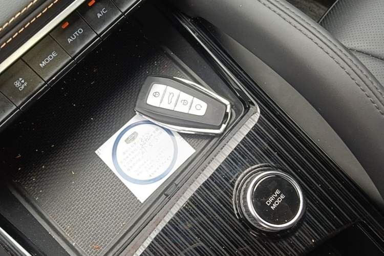 Used Geely Auto Monjaro L 2024 2.0TD DCT EVO Two-Wheel Drive Long-Range Version Vehicle Key