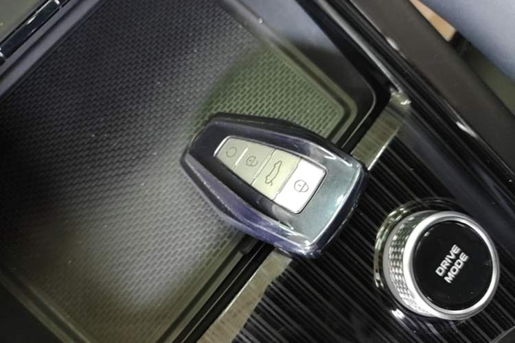 Used Geely Auto Monjaro L 2024 2.0TD DCT EVO Two-Wheel Drive Long-Range Version Vehicle Key