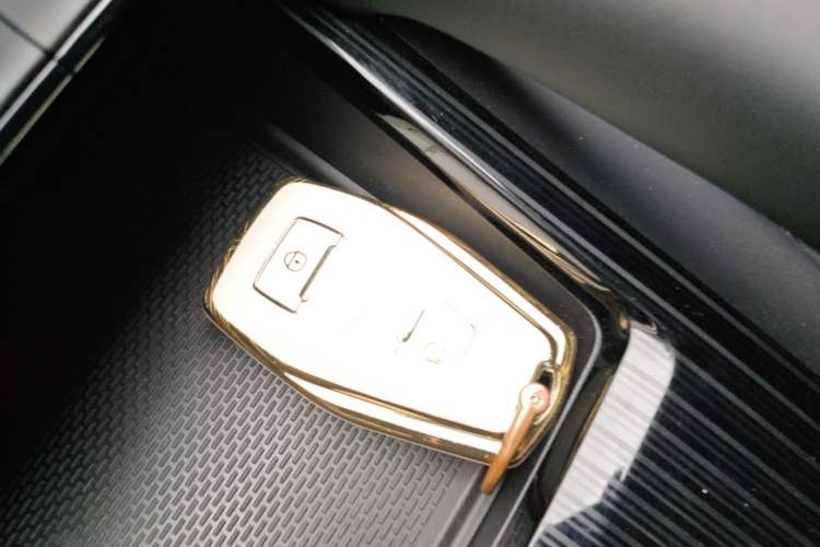 Used Geely Auto Monjaro L 2024 2.0TD DCT EVO Two-Wheel Drive Long-Range Version Vehicle Key