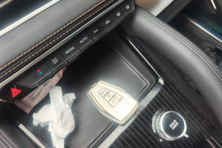 Used Geely Auto Monjaro L 2024 2.0TD DCT EVO Two-Wheel Drive Long-Range Version Vehicle Key