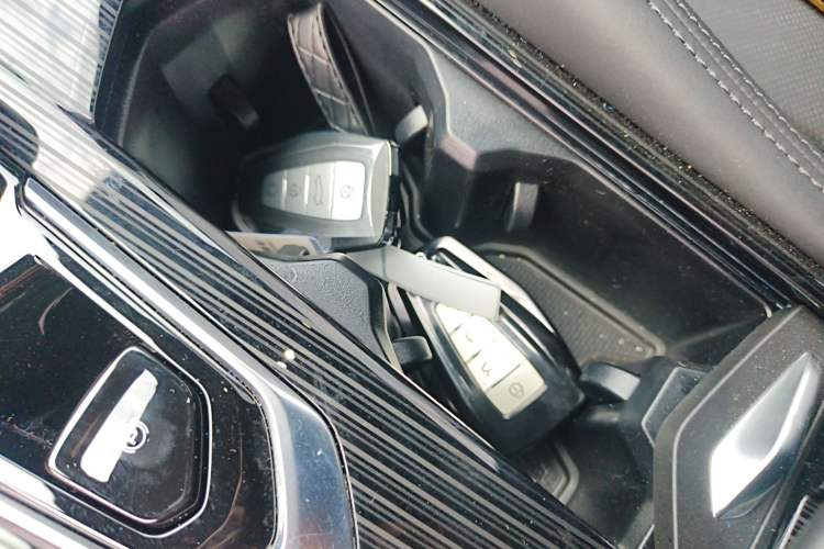 Used Geely Auto Monjaro L 2024 2.0TD DCT EVO Two-Wheel Drive Long-Range Version Vehicle Key