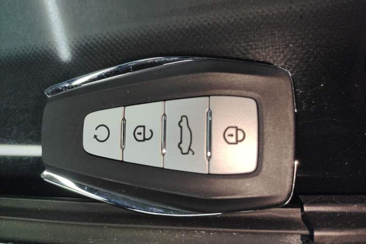 Used Geely Auto Monjaro L 2024 2.0TD DCT EVO Two-Wheel Drive Long-Range Version Vehicle Key