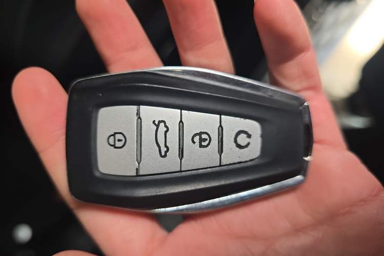 Used Geely Auto Monjaro L 2024 2.0TD DCT EVO Two-Wheel Drive Long-Range Version Vehicle Key