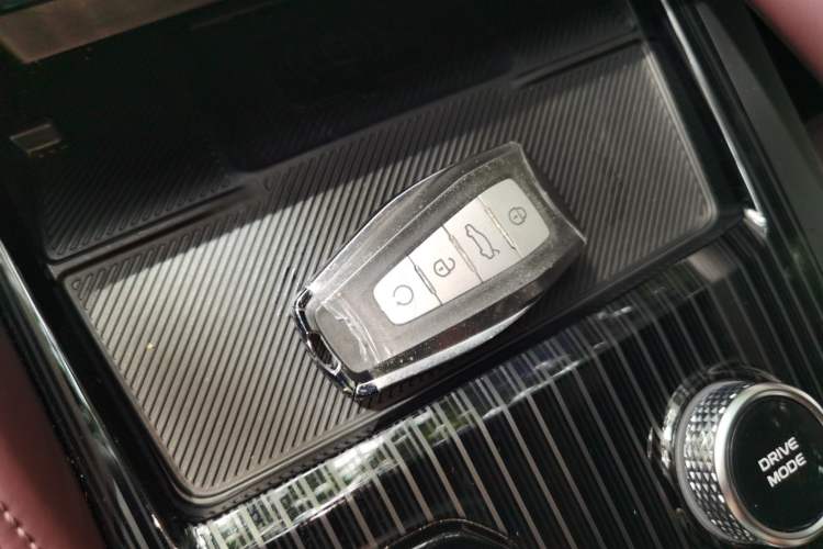 Used Geely Auto Monjaro L 2024 2.0TD High-Power Automatic Two-Wheel Drive Yunqi Version Vehicle Key