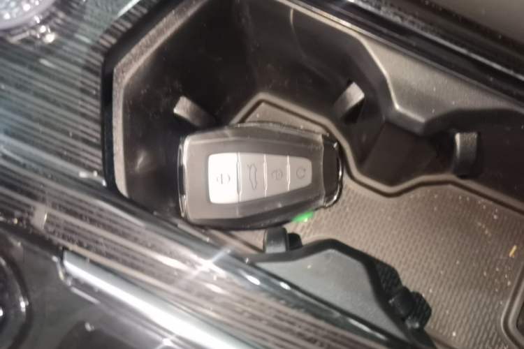 Used Geely Auto Monjaro L 2024 2.0TD DCT EVO Two-Wheel Drive Long-Range Version Vehicle Key